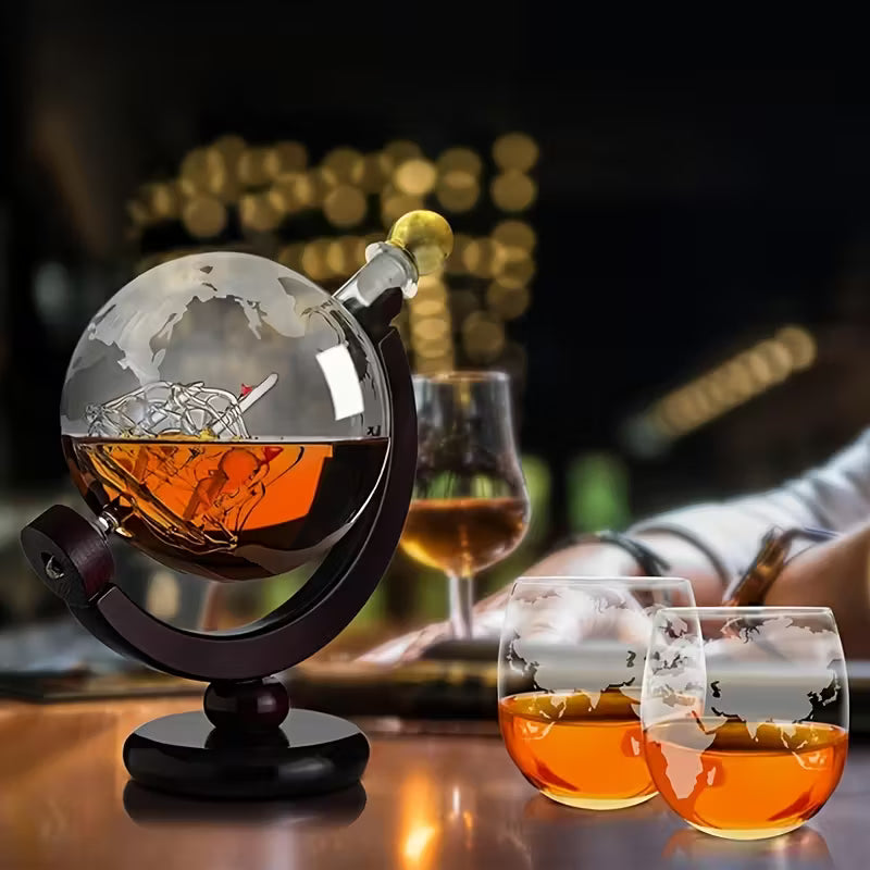 Conjunto de Garrafa e Copo de Whisky com Mapa-Mundo
